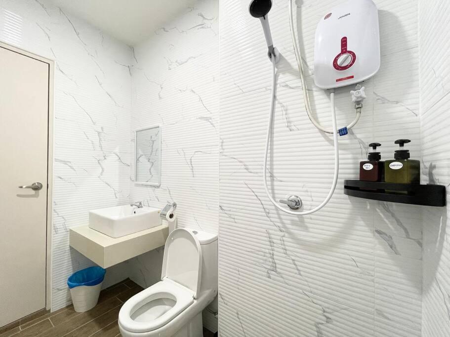 Quartz Near To Jonker Walk With Infinity Pool Cozy 3B2B Lejlighed Malacca Eksteriør billede
