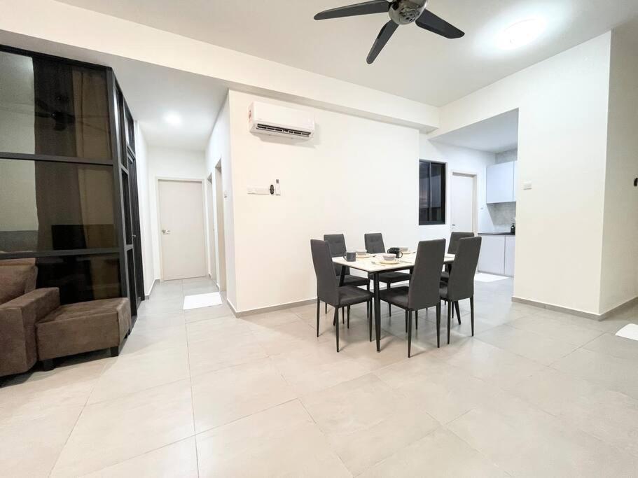 Quartz Near To Jonker Walk With Infinity Pool Cozy 3B2B Lejlighed Malacca Eksteriør billede