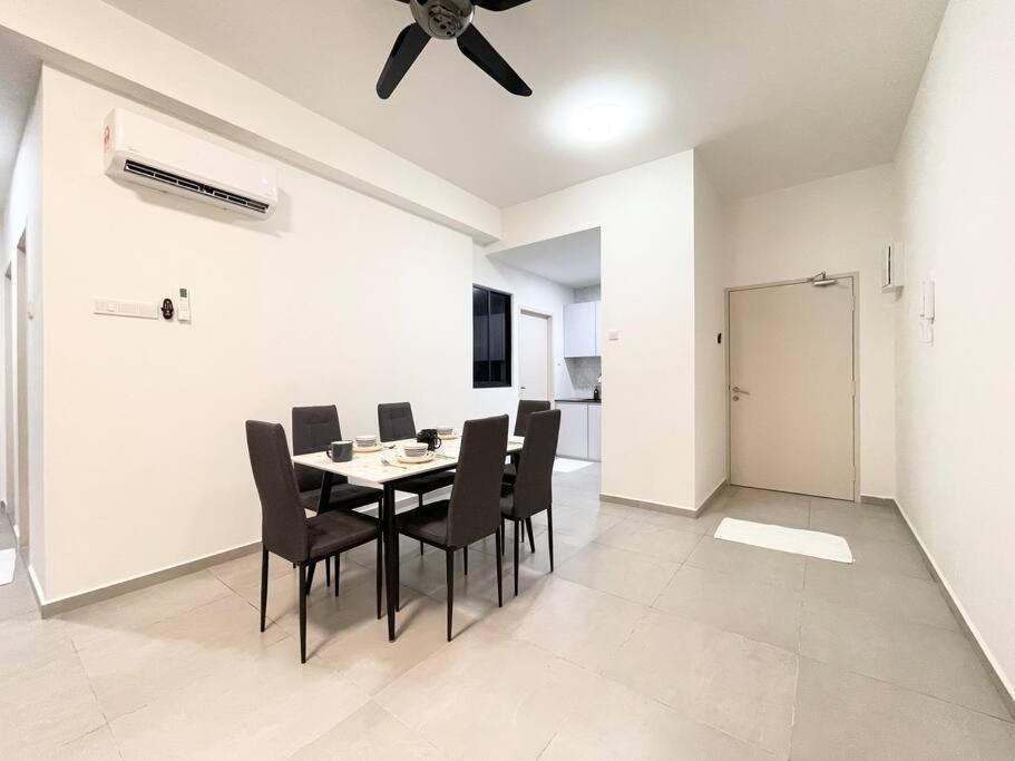 Quartz Near To Jonker Walk With Infinity Pool Cozy 3B2B Lejlighed Malacca Eksteriør billede