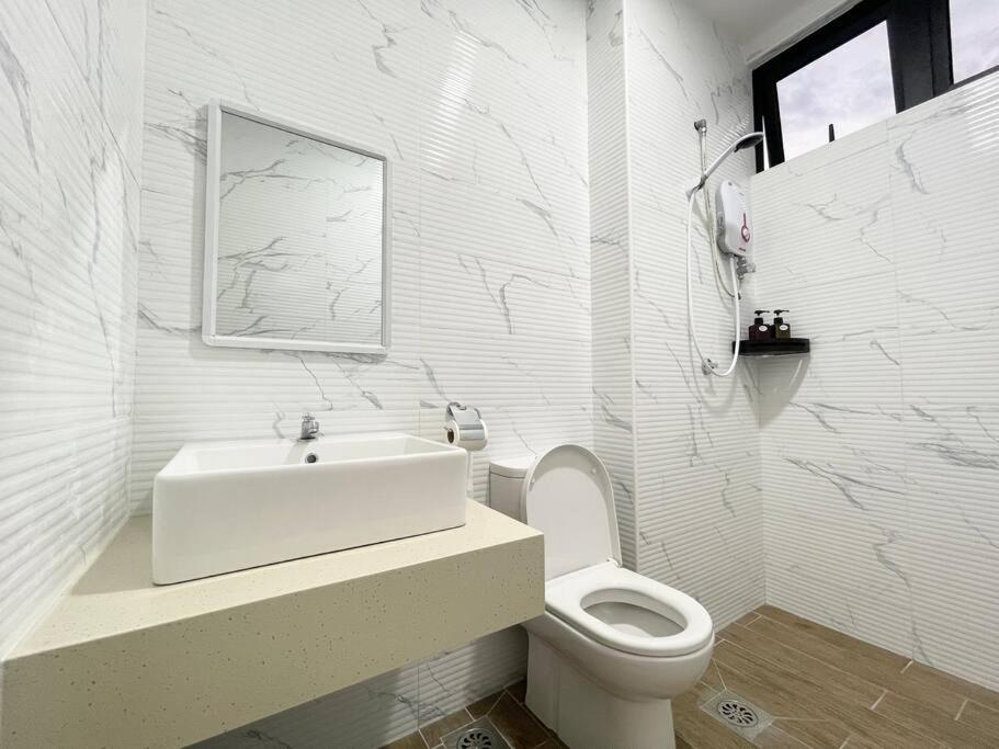 Quartz Near To Jonker Walk With Infinity Pool Cozy 3B2B Lejlighed Malacca Eksteriør billede